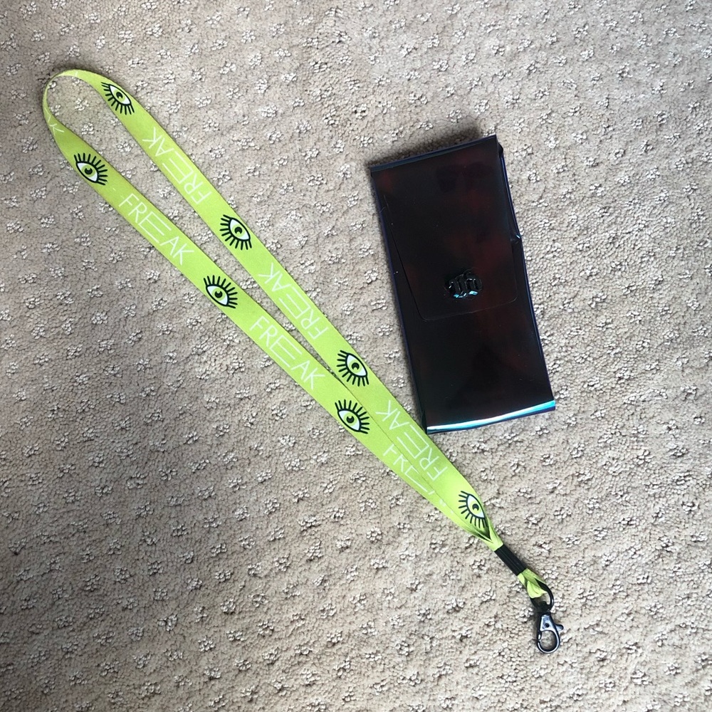 URBAN DECAY ACCESSORIES- Lanyard & case